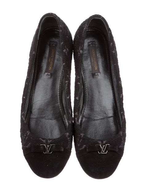 louis vuitton flats.